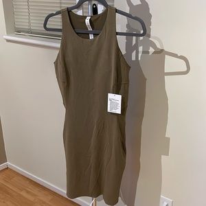 lululemon Slim fit above knee dress